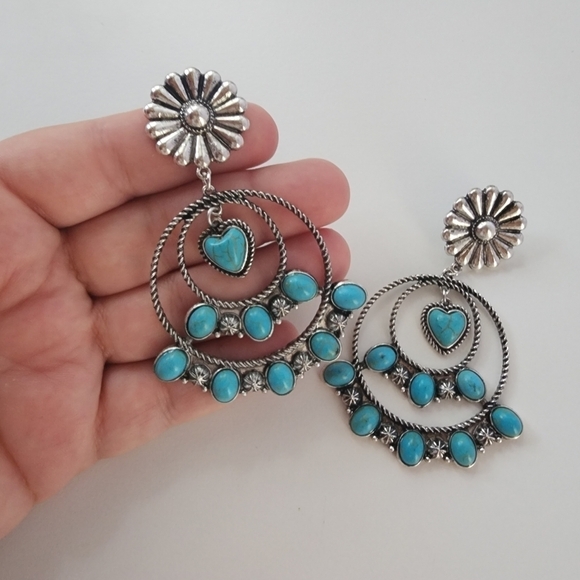 NWT Bohemian Antique Silver Heart Turquoise Stone Dangle Earrings - Picture 7 of 8